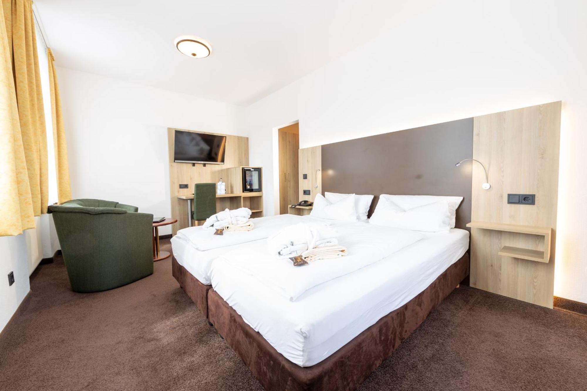 Sonnenhotel Hoher Hahn ชวาร์เซนเบิร์ก ภายนอก รูปภาพ